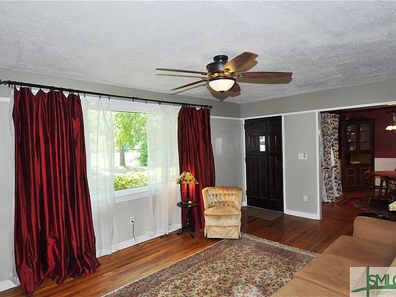 Foyer opens to Living Room