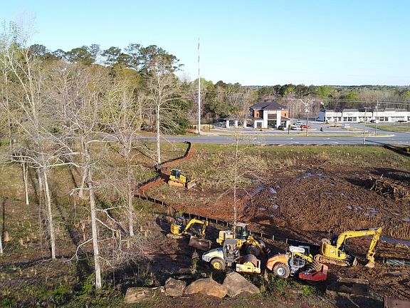 3rd image of 1415 Bass Rd