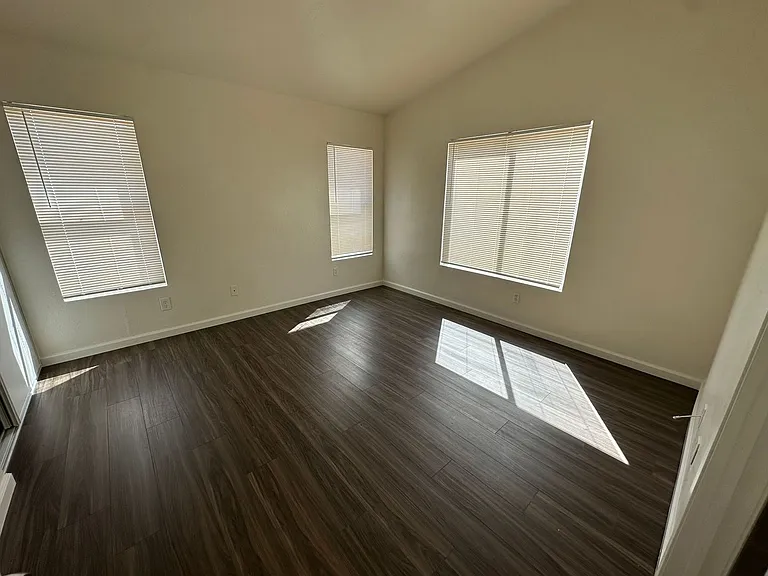 11017 Desert Rose Dr — Photo 2