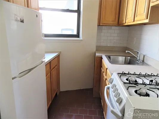 Rented by City Connections Realty | media 23