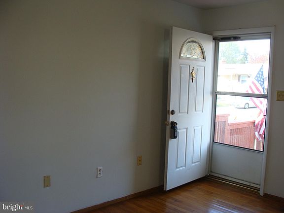 4th image of 4115 Hoffman Dr