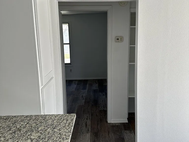 516 E George St — Photo 19