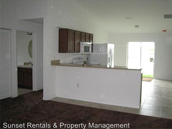 5th image of 14904 Abair St