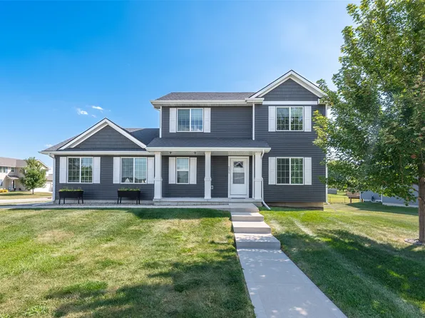 6475 SE Sunlight Dr, Pleasant Hill, IA 50327