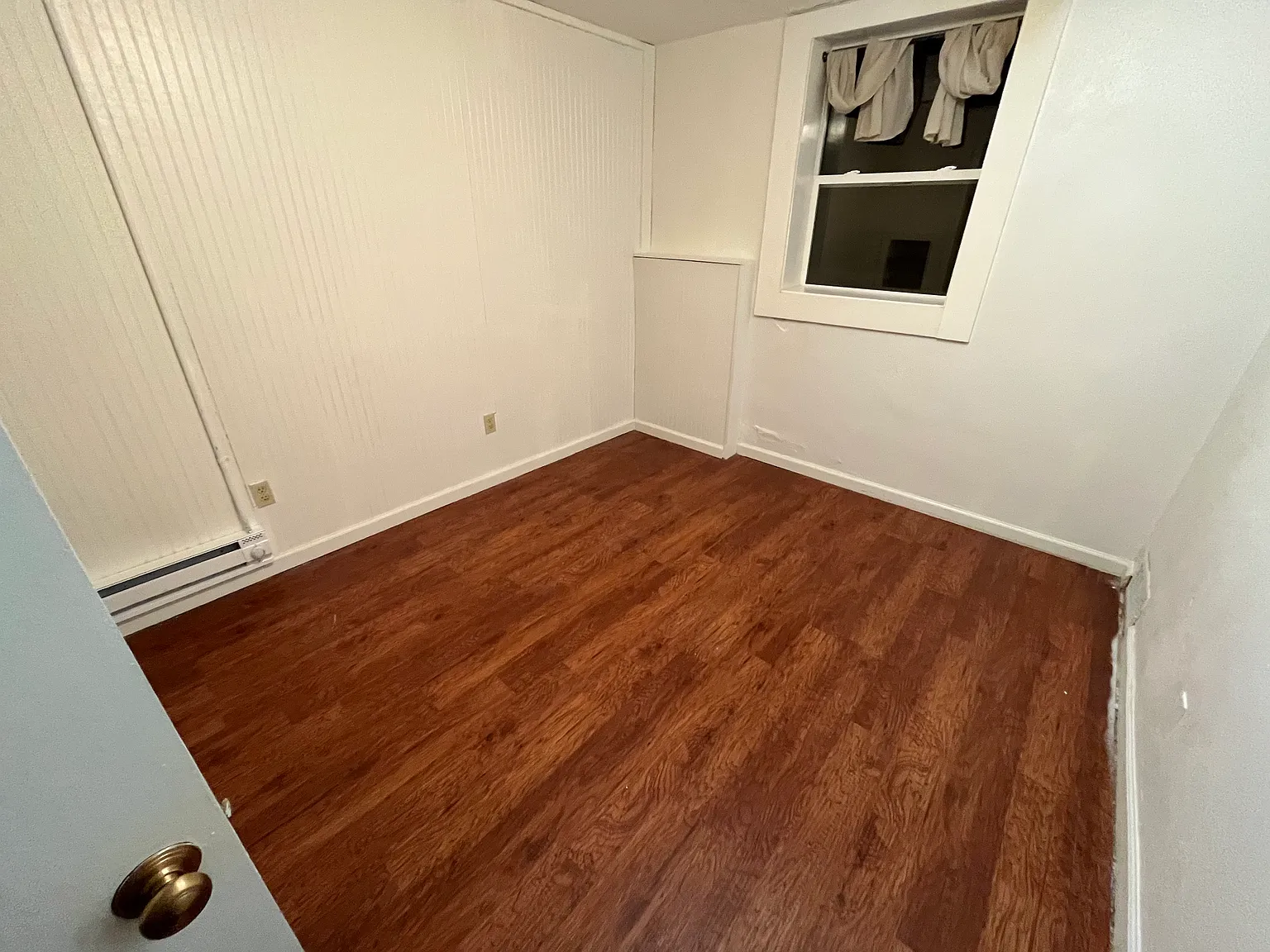 3 bed, 1.5 bath, $330 — Photo 2