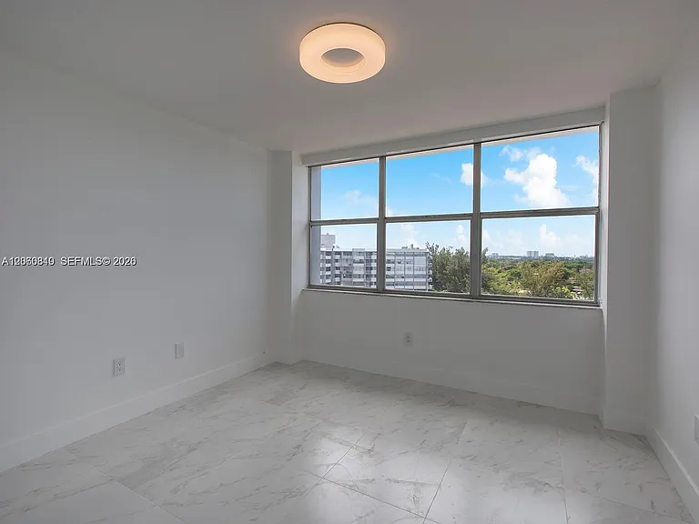 1200 NE Miami Gardens Dr #1013W — Photo 9