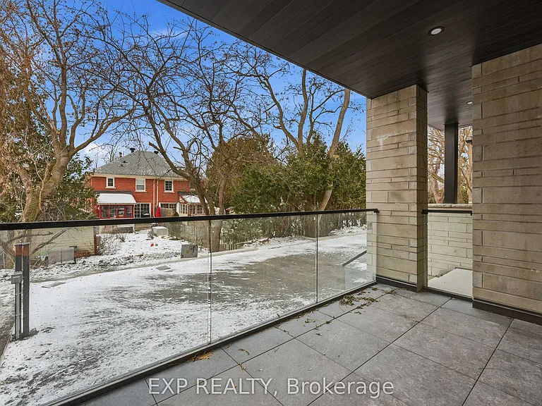 512 Roosevelt Ave #B — Photo 11