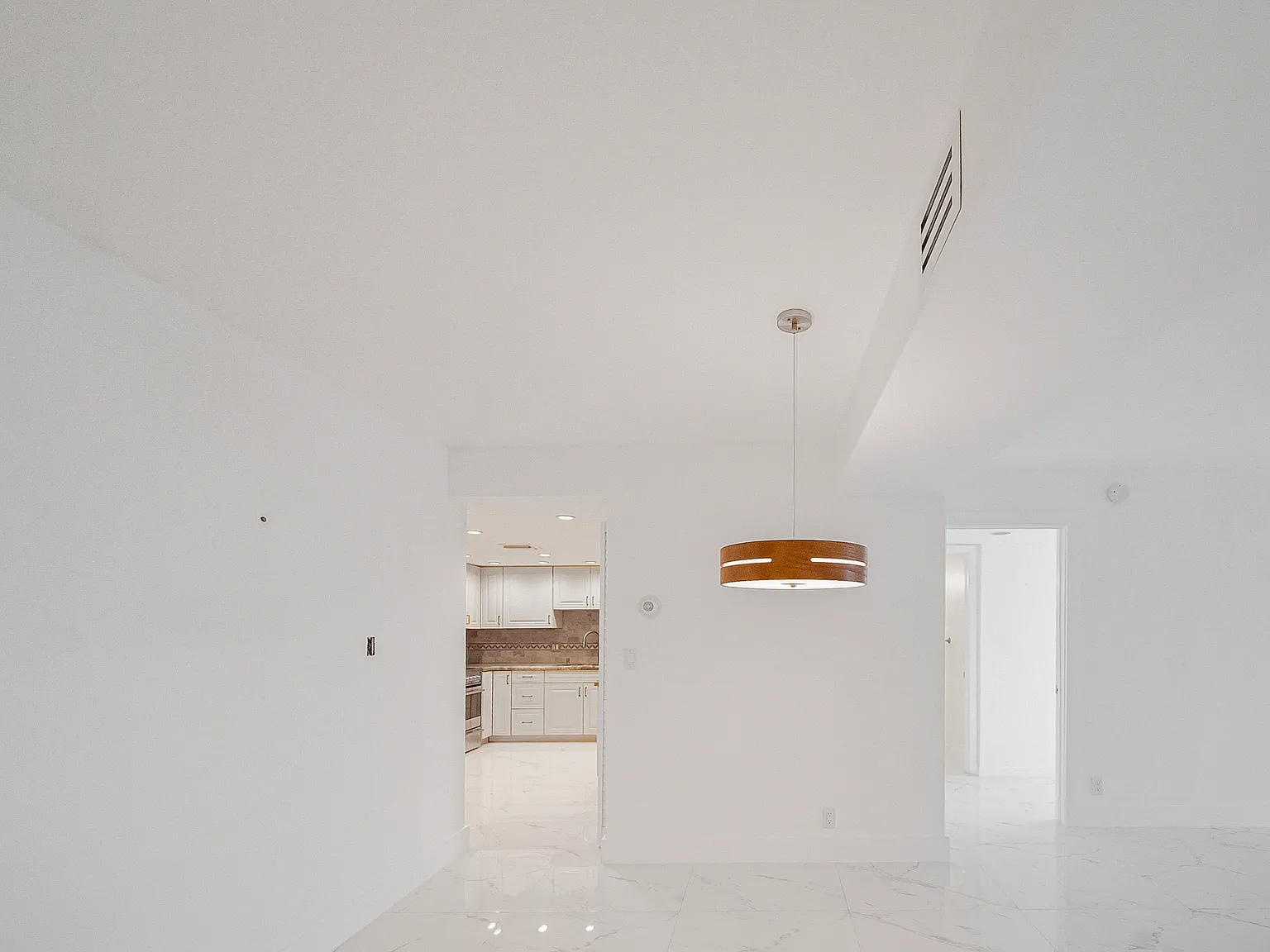 2 bed, 2.5 bath, 1273 sqft, $3,000 — Photo 3
