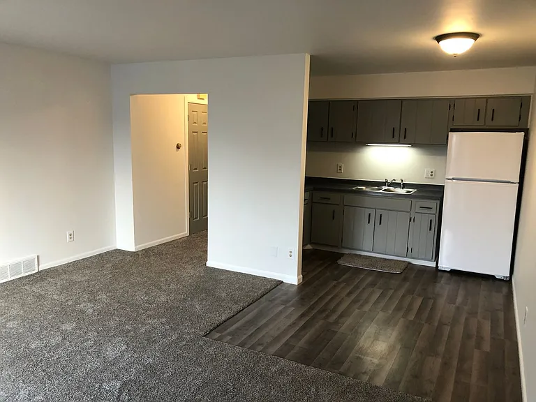 240-264 E Dekora St — Photo 7