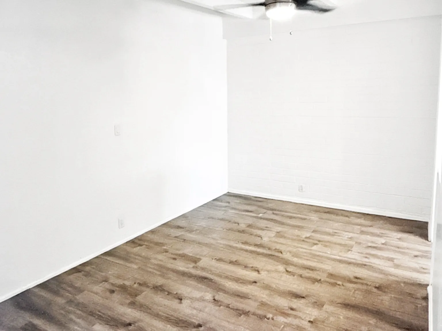 2 bed, 920 sqft, $1,049 — Photo 4