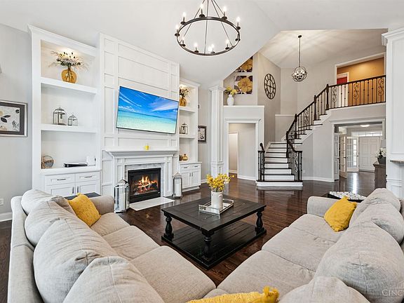 3rd image of 4287 Crown Ct