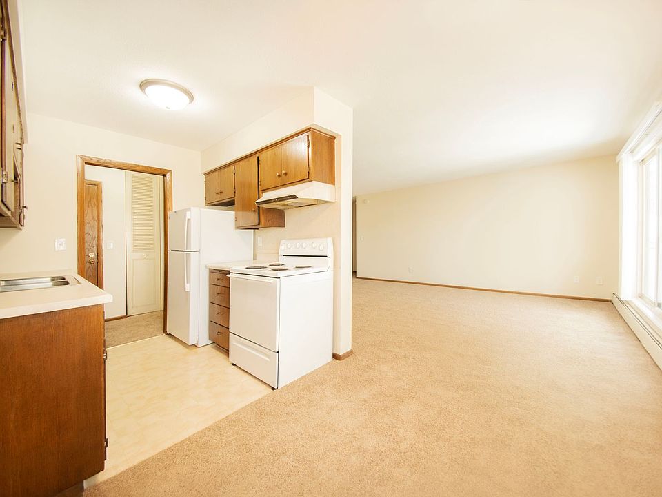 1st image of 101 Glenbrook Rd N #158