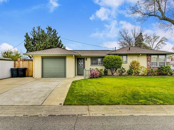 3rd image of 1020 Hillcrest Ave