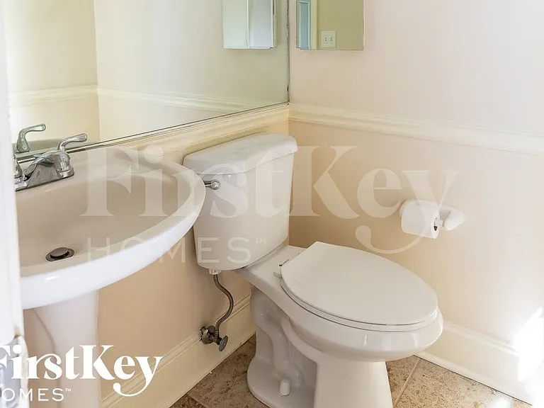 2406 Aspen Dr — Photo 13