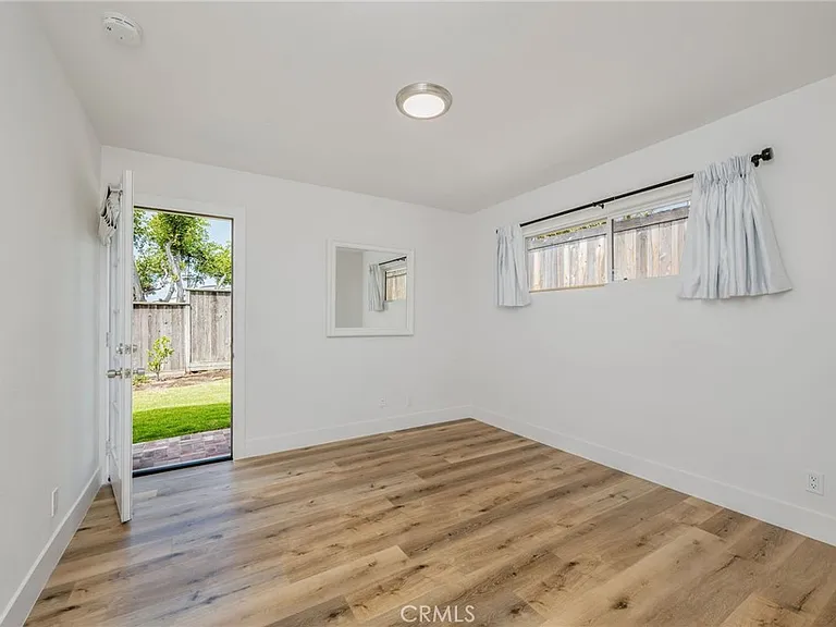 915 Miramar St — Photo 8