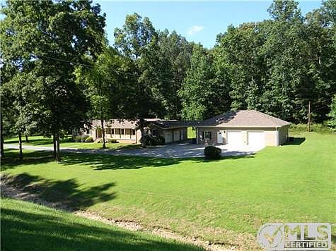 1st image of 107 Oak Hollow Dr