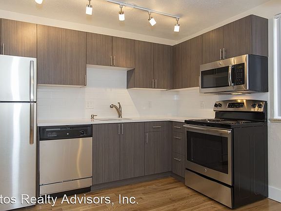 3rd image of 1258 N Marion St APT 101
