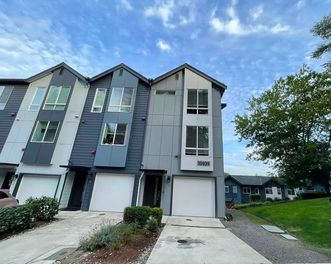 3 bed, 1596 sqft, $3,550 — Photo 1