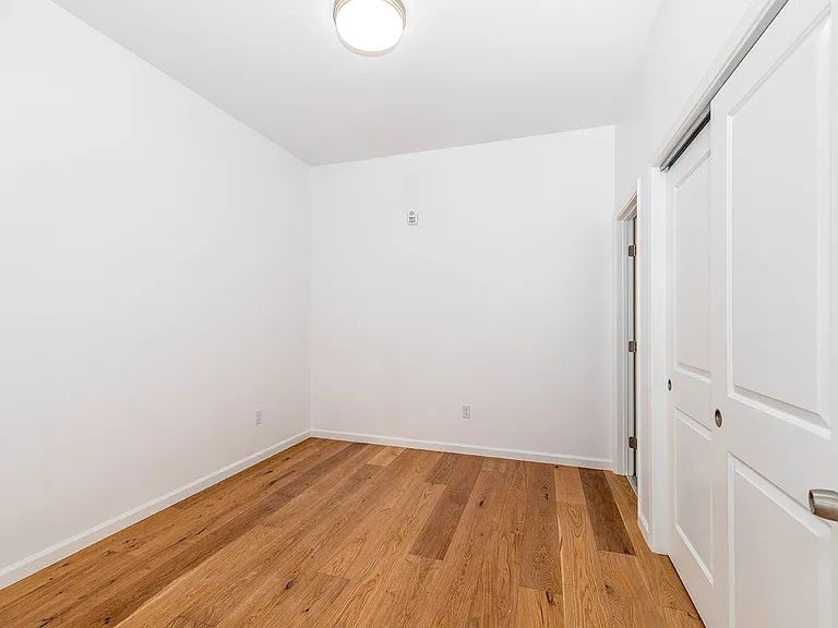 2706 School St #7 — Photo 9