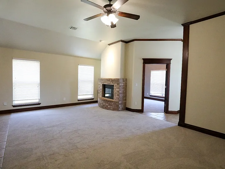 3004 NW 191st St — Photo 5