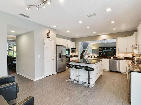 5th image of 709 Shadowmoss Dr