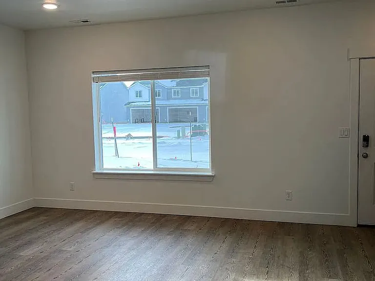 651 S 2400 W — Photo 34