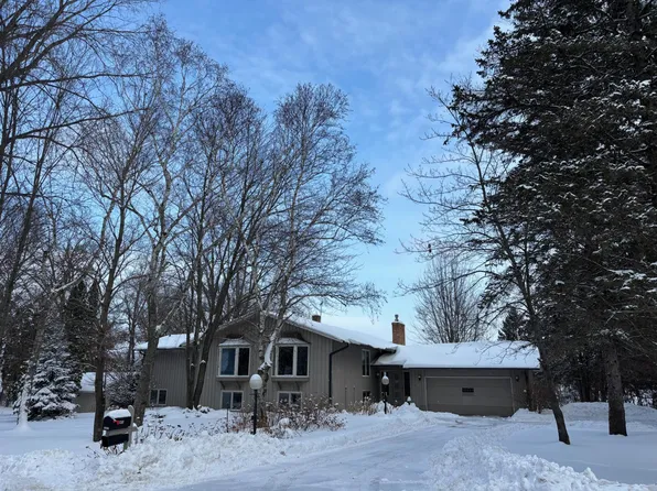 12521 Homestead Dr N, White Bear Lake, MN 55110