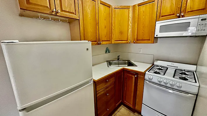 Rented by HOLTON REAL ESTATE INC. | media 15