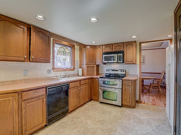 5th image of 11 Blue Rock Ct