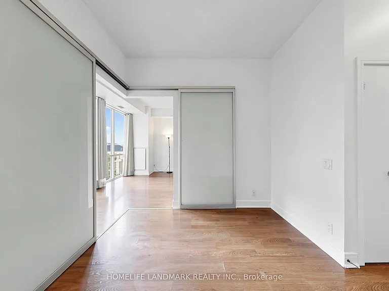 112 George St S #S508 — Photo 28