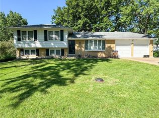 510 S Jefferson St, Raymore, MO 64083
