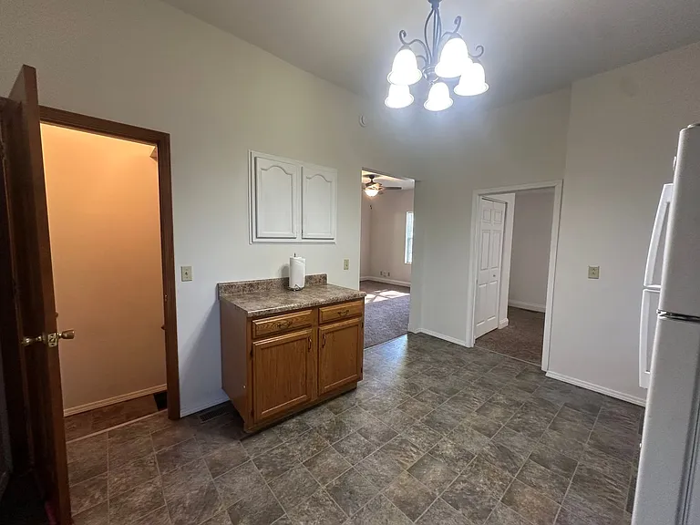 1607 N Roosevelt Ave — Photo 6