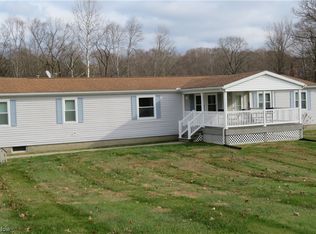 8620 Honeysuckle Ln, Dresden, OH 43821