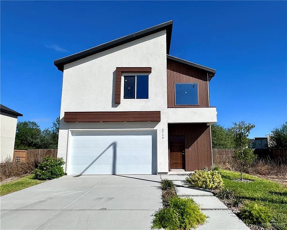3 bed, 3.5 bath, 1732 sqft, $2,200 — Photo 1
