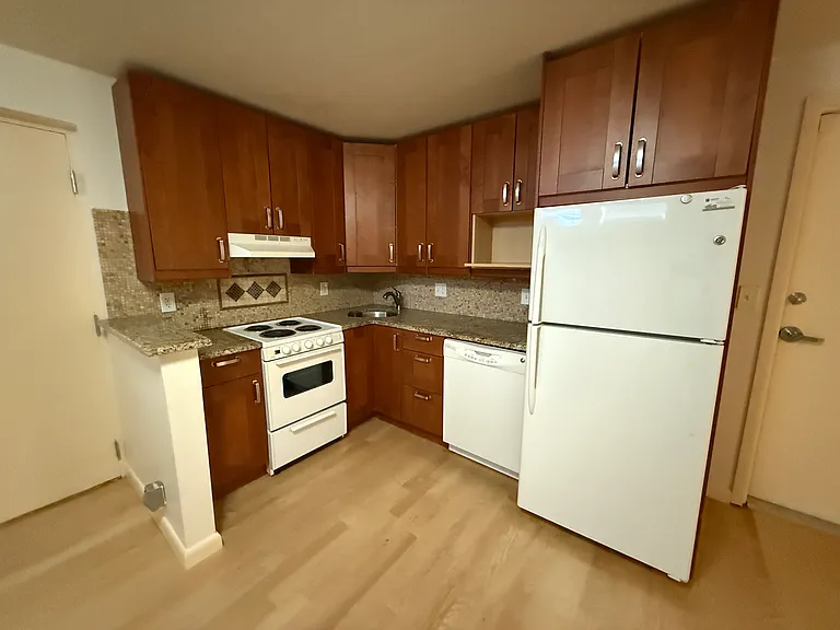 33 Peterborough St #29A — Photo 2