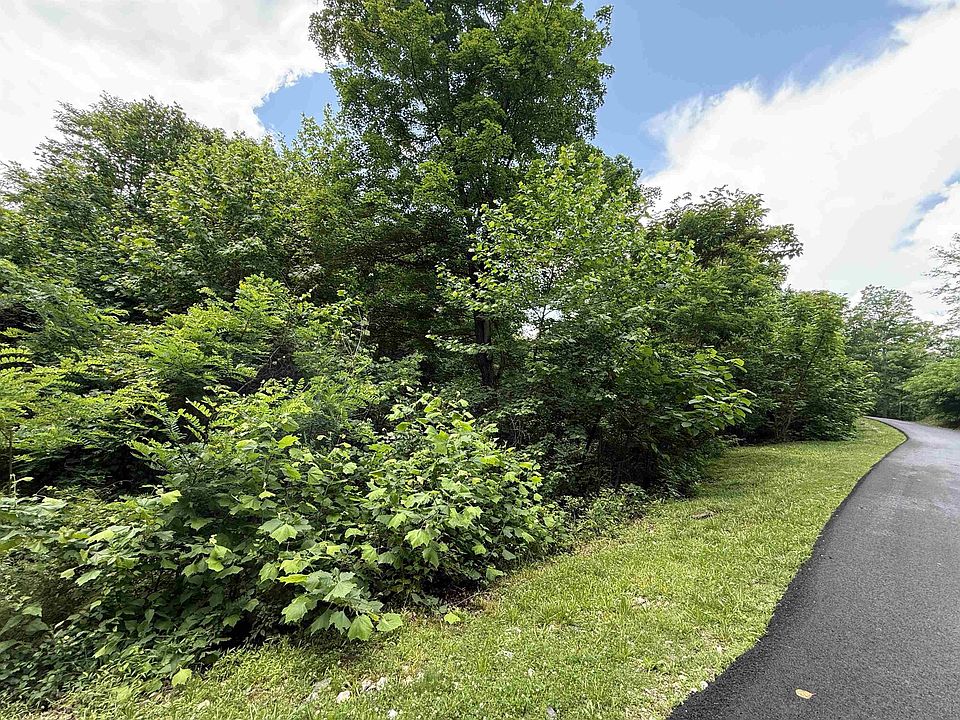2nd image of 24 Oaks At Merricks Crk