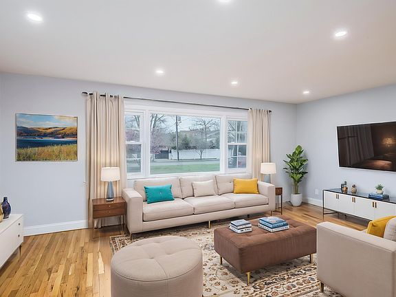 2nd image of 465 Washington Blvd Floor 1