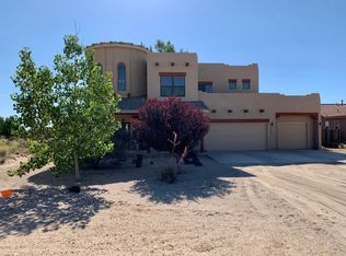 724 3rd St NE, Rio Rancho, NM 87124