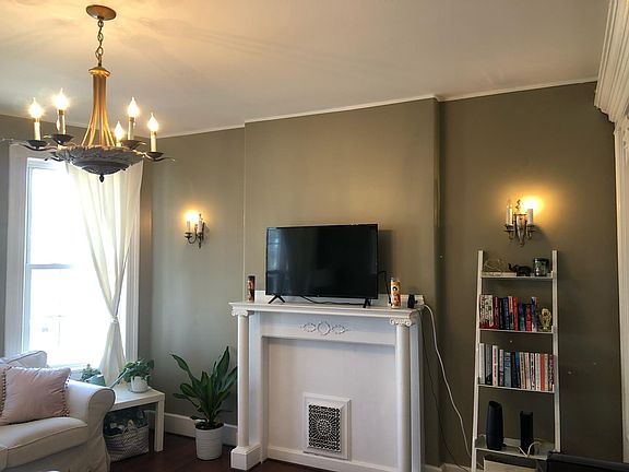 2nd image of 284 Quail St APT 2
