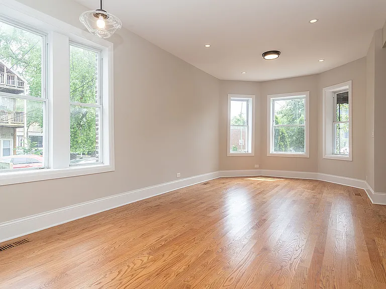 1840 N Saint Louis Ave #1 — Photo 12