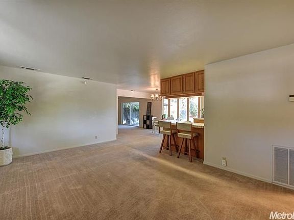 3rd image of 7426 Hardy St