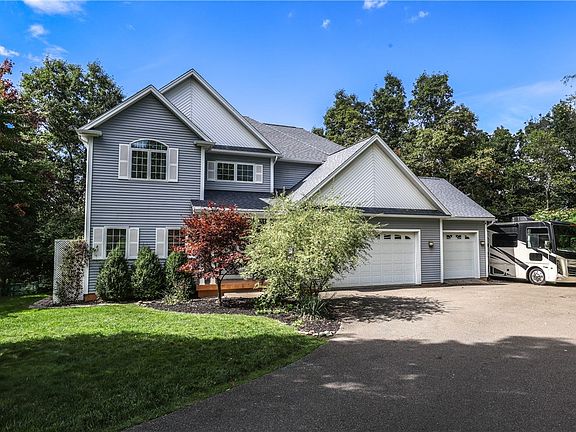 2nd image of 225 Oak Hill Rd