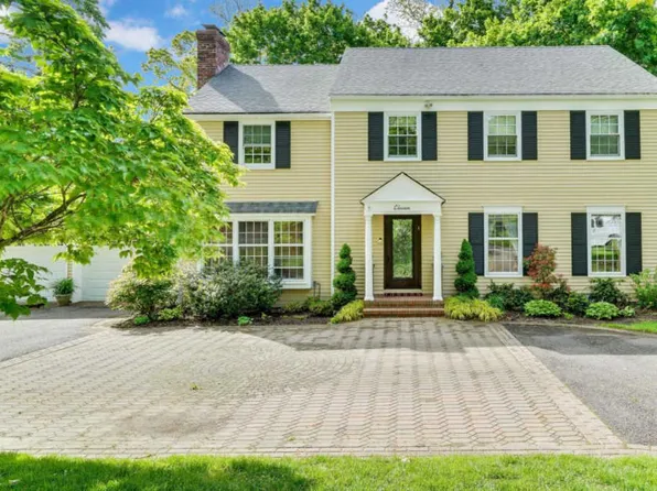 11 Lewis Point Rd, Fair Haven, NJ 07704