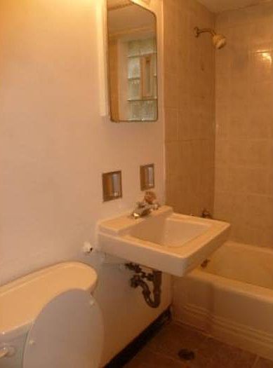 2nd image of 5801 W 35th St APT 4