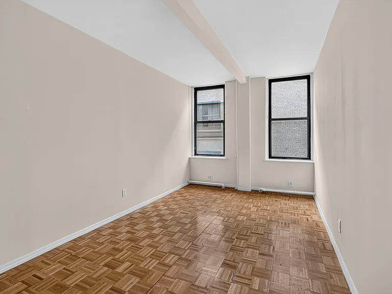 971 1st Ave #4A — Photo 2