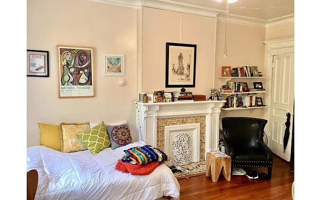 Rented by Douglas Elliman | media 17