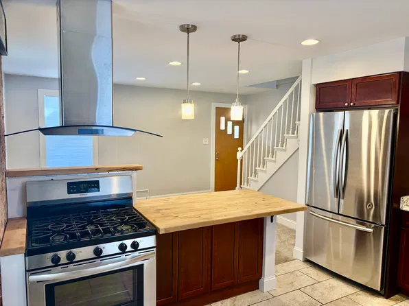 20 S River St #20, Enfield, CT 06082
