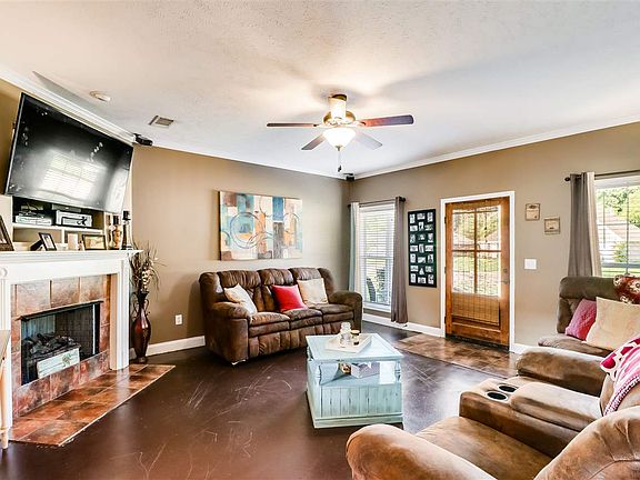 4th image of 1080 Spanish Oak Dr