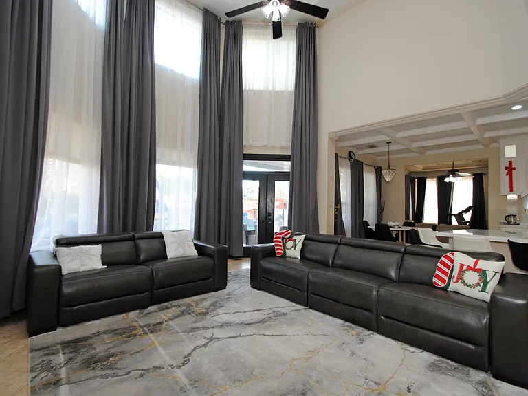 15823 Medina Lake Ln — Photo 10