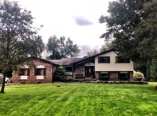 3298 McCluskey Dr, Pinckney, MI